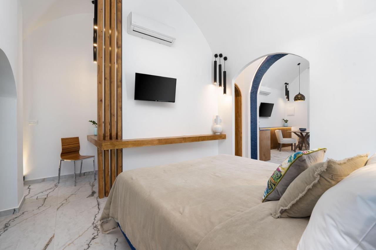Amera Suites Fira  Exterior photo