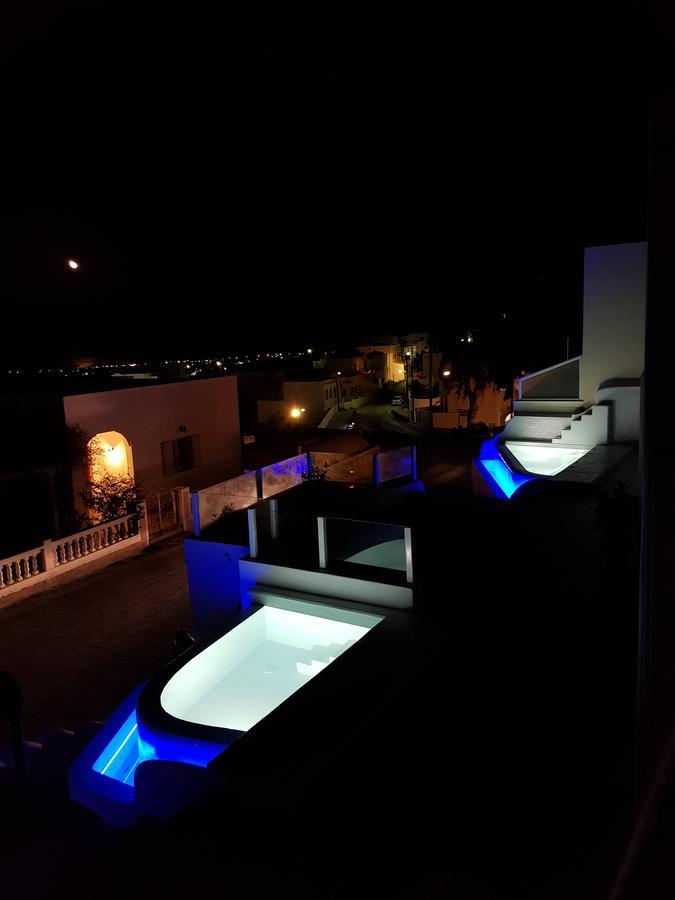 Amera Suites Fira  Exterior photo